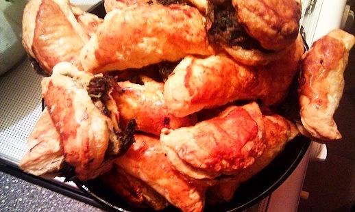 Francuskie pierożki z nadzieniem pieczarkowo-cebulowym
