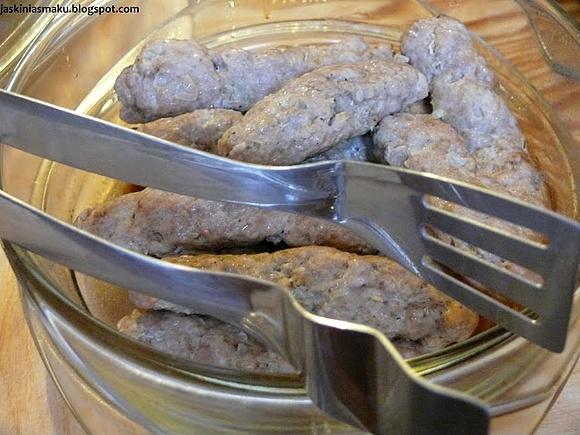 Cevapcici - bałkańskie mięso mielone w formie wałeczków