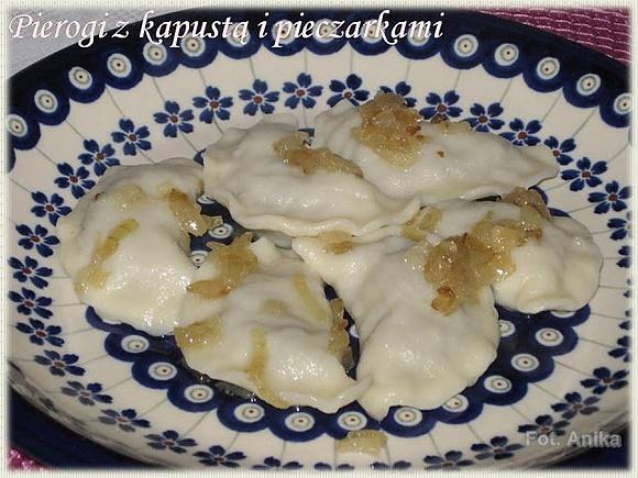 Pierogi z kapustą i pieczarkami