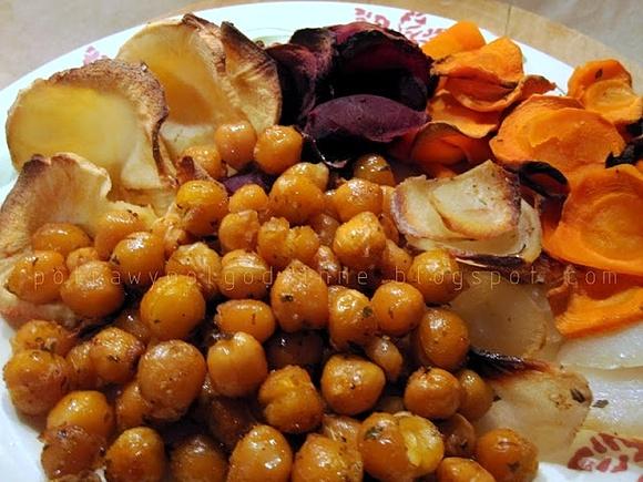 Cieciorka i warzywne chipsy z piekarnika