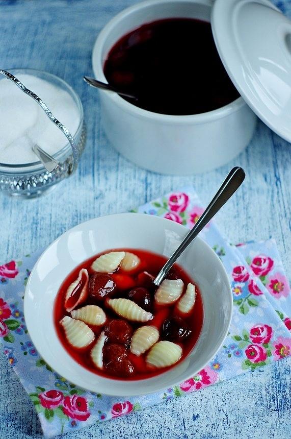 Zupa Owocowa z Makaronem