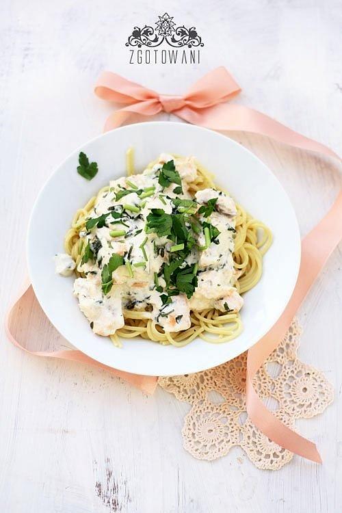 Szybkie spaghetti z łososiem
