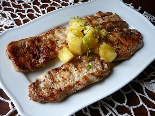 Pomarańczowy kurczak z ananasem na grillu