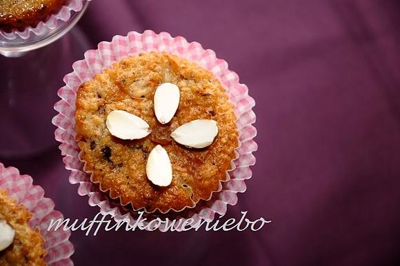 Muffinki z brzoskwiniami i płatkami owsianymi