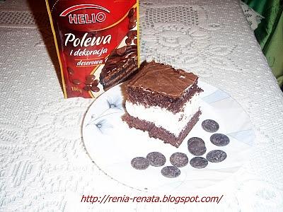 Biszkopt z bitą śmietaną i polewą deserową firmy Helio