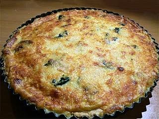 Tarta z łososiem i szpinakiem