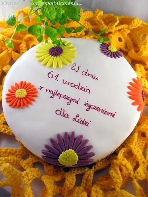 Urodzinowy tort ze stokrotkami dla Lidzi