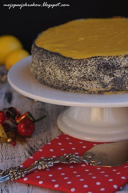Sernik z makiem i polewą lemon curd