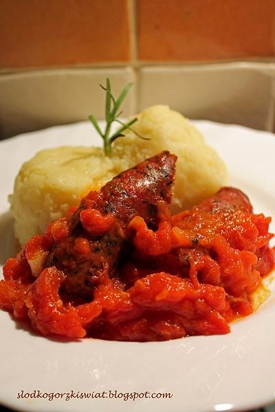 Kiełbaski w sosie pomidorowym