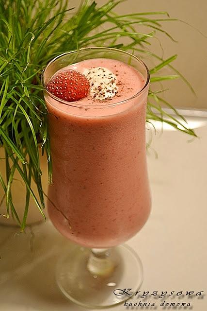 Koktajl truskawkowo-bananowy z malinową nutą