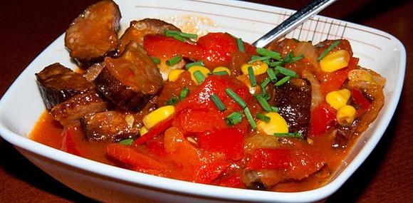 Leczo z chorizo i kukurydzą