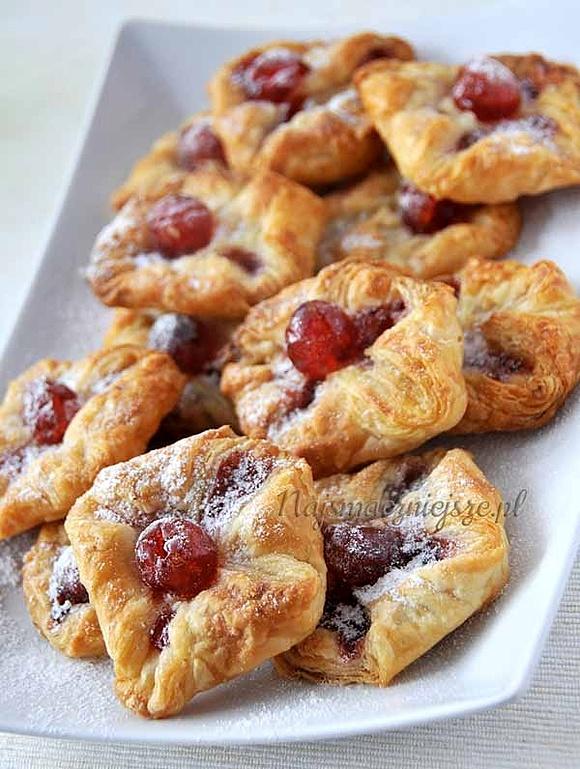 Ciasteczka francuskie z wiśnią