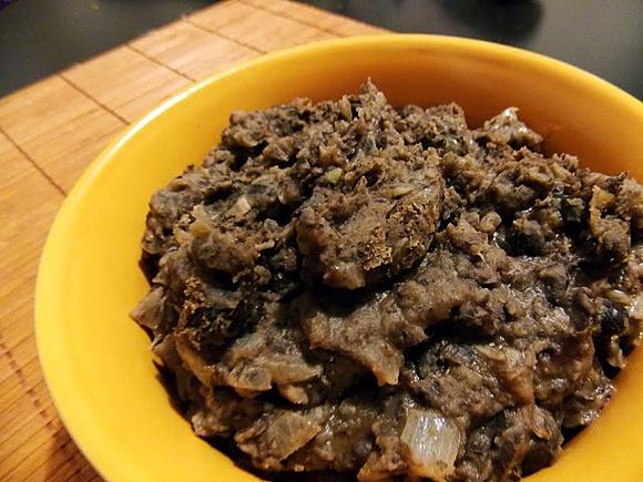 Frijoles refritos czarna fasola - przepis na danie meksykańskie