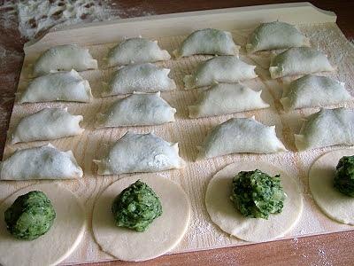 Pierogi z ziemniakami i szpinakiem