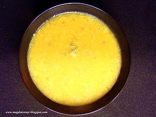Zupa z żółtej soczewicy i pesto z kolendry
