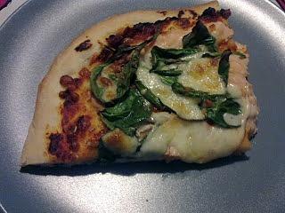 Pizza ze szpinakiem i łososiem