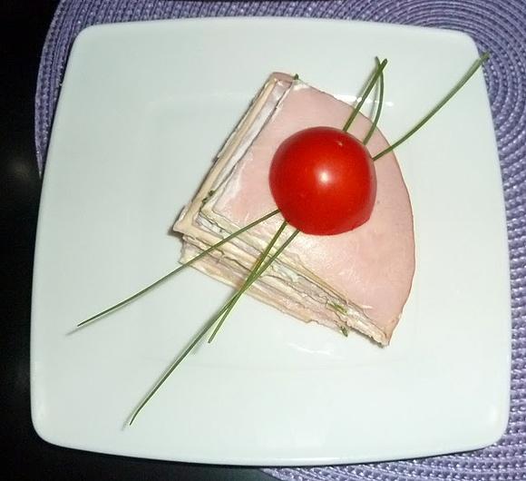Tort szynkowo serowy