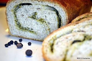 Chleb razowy z pesto na starterze Tang Zhong