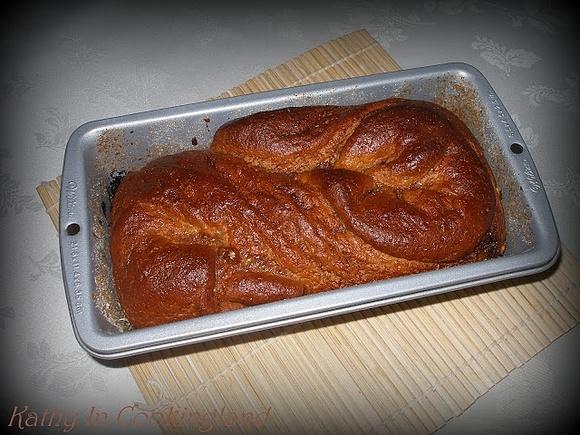 Povitica bread z syropem czekoladowym