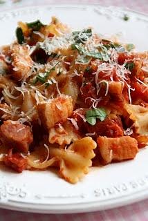 Penne all'Amatriciana z pancettą i pomidorami