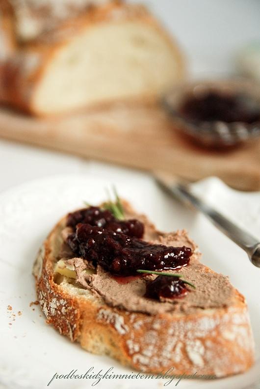 Pâté z musu z kurzych wątróbek