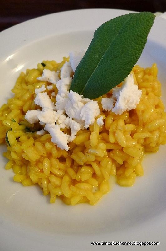 Szafranowe risotto z szałwią i bryndzą