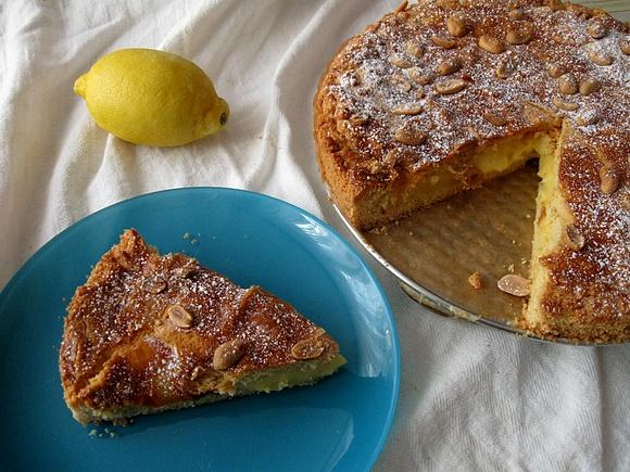 Torta della Nonna - włoskie ciasto babci z cytrynową masą