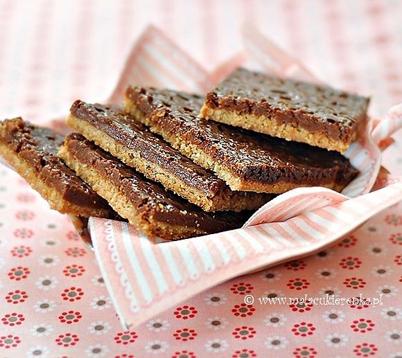 Ciastka kokosowe z polewą karmelową