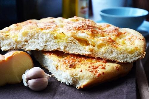 Focaccia rozmarynowa