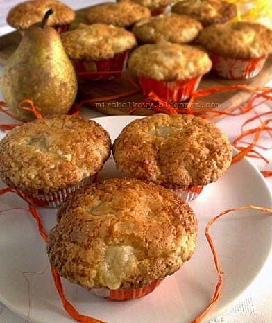 Muffiny z gruszkami i imbirem