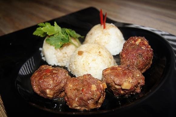 Anyzowe pulpety z sosem teriyaki