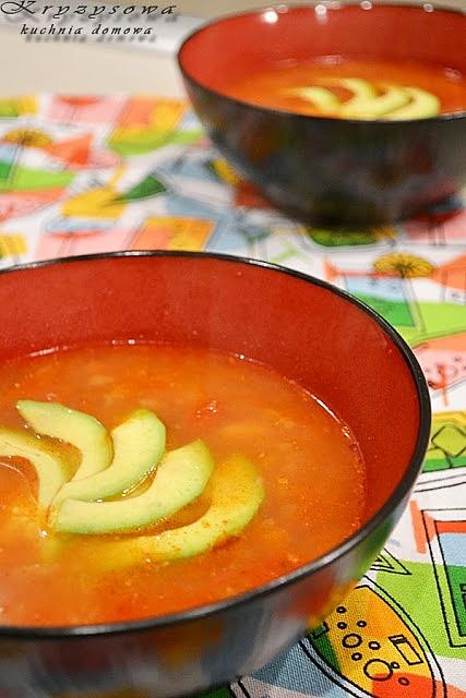 Zupa meksykańska – aromatyczna z kurczakiem i pomidorami