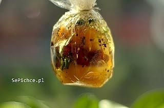 Jajko z suszonym pomidorem - szybka aromatyczna kolacja