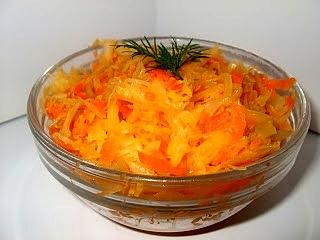 Surówka z kiszonej kapusty