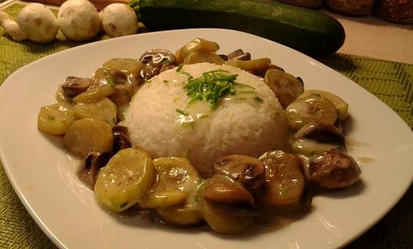 Ragout z cukinii i pieczarek