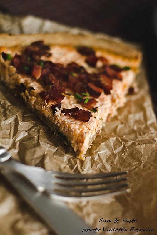 Tarta serowo-marchewkowa na owsiano-bananowym spodzie