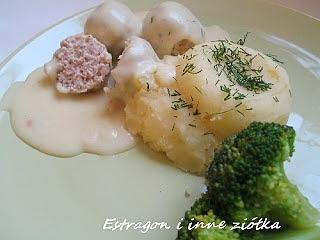 Pulpeciki drobiowe w sosie chrzanowym