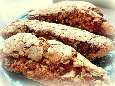 Marcepanowo morelowe biscotti z migdałami