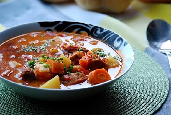 Gulaszowa z cieciorką na rozgrzewkę
