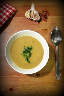 Zupa czosnkowa
