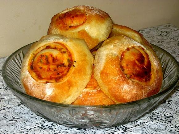 Ślimaczki z pastą z oliwek