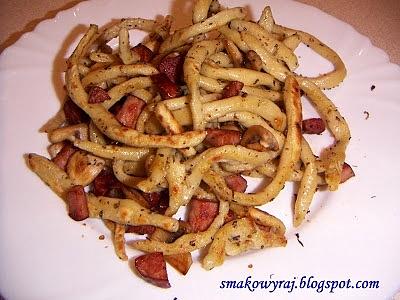 Bringoli spätzle nudle danie z makaronem własnej produkcji prowansalski