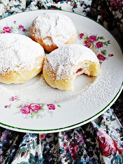Pieczone pączki drożdżowe bez jajek