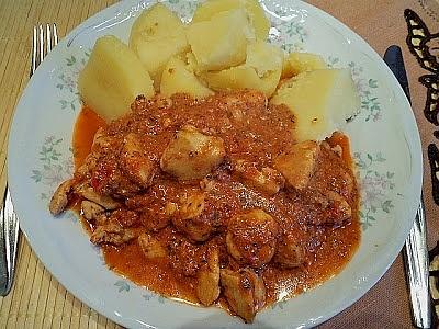 Kurczak w sosie jogurtowo-pomidorowym