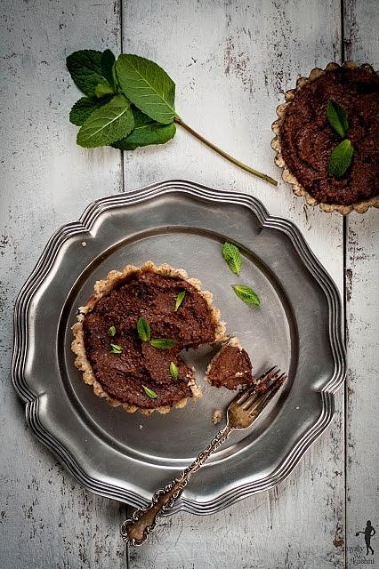 Tarty orzechowo-kakaowe bez cukru bez pieczenia surowe vegan