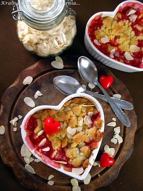 Crumble ze śliwkami i migdałami