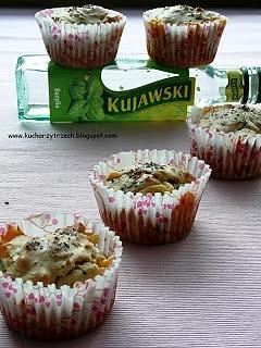 Wytrawne muffinki z czosnkiem niedźwiedzim i olejem