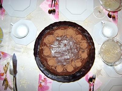 Czekoladowy tort z truflami i nadzieniem