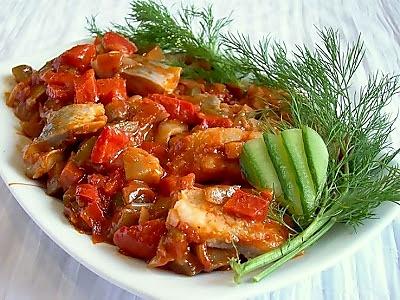 Śledź w paprykowej salsie