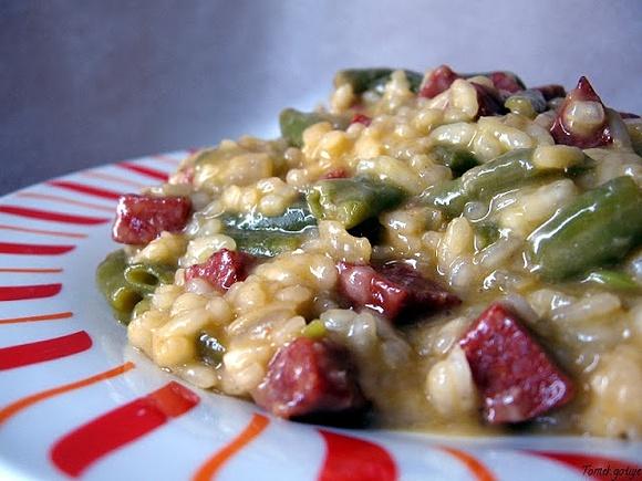 Risotto z salami i fasolką szparagową